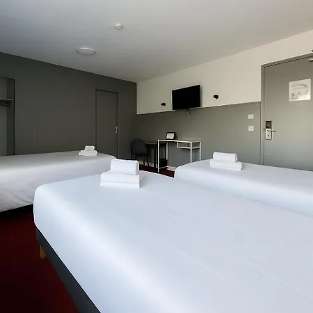 מלון Restaurant Le Brennus Logis 3*