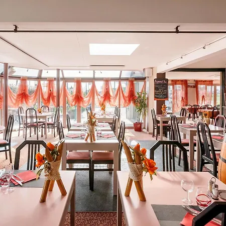 מלון Restaurant Le Brennus Logis 3*