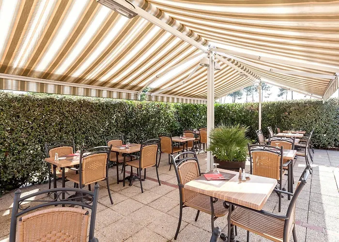 Restaurant Le Brennus Logis 3* 랑공