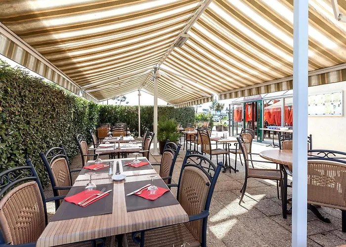 Restaurant Le Brennus Logis 3* 랑공